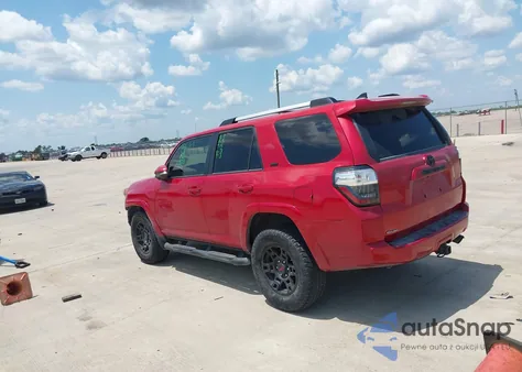 2021 Toyota 4Runner Sr5 Premium z USA, uszkodzony, nr VIN JTEFU5JR3M5245419